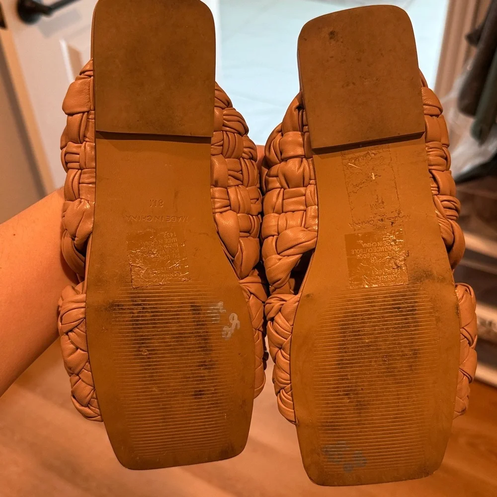 STEVE MADDEN NUDE BRAIDED SLIDES SIZE 8 - Picture 2 of 2